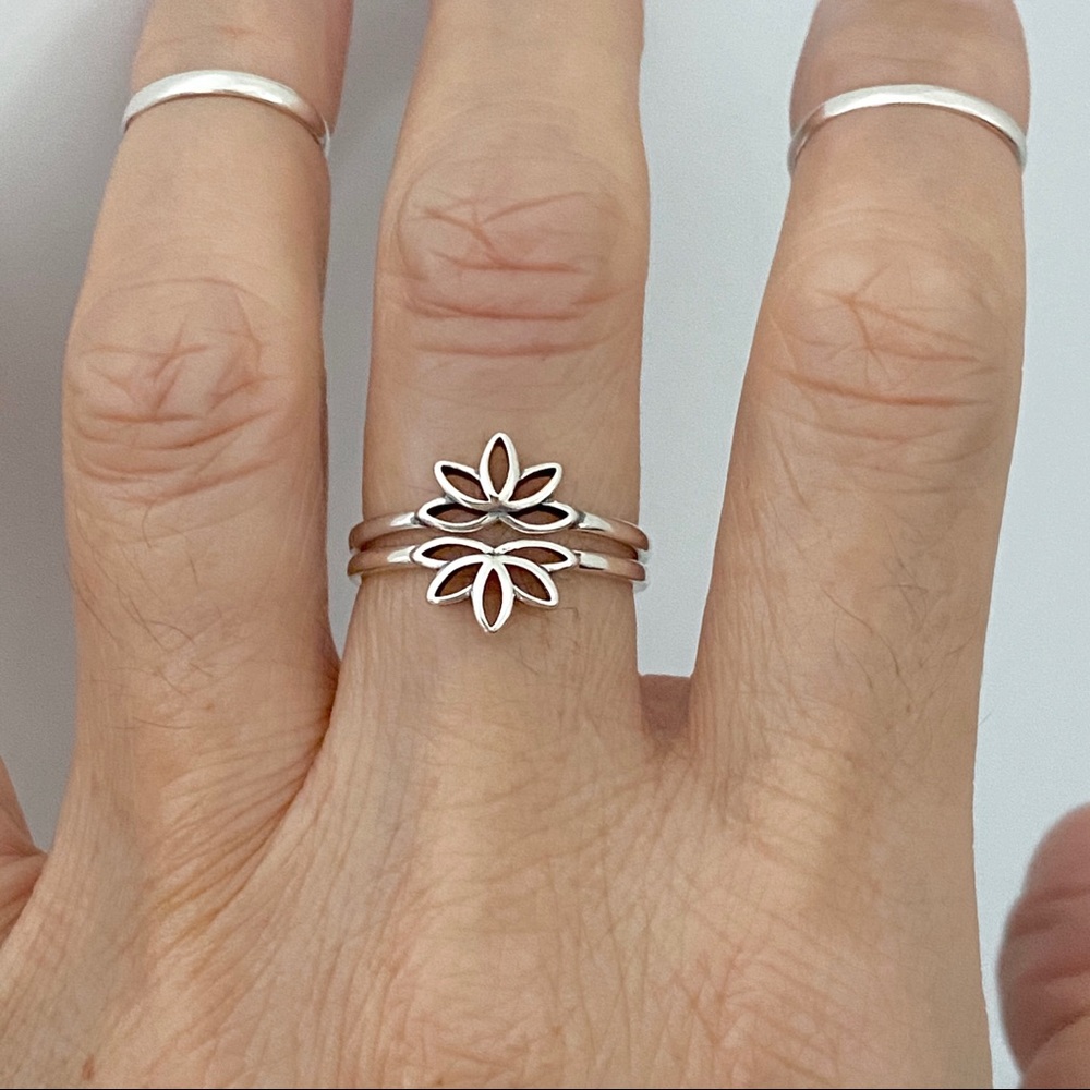 Sterling Silver Tiny Lotus Ring, Dainty Ring - Picture 9 of 15